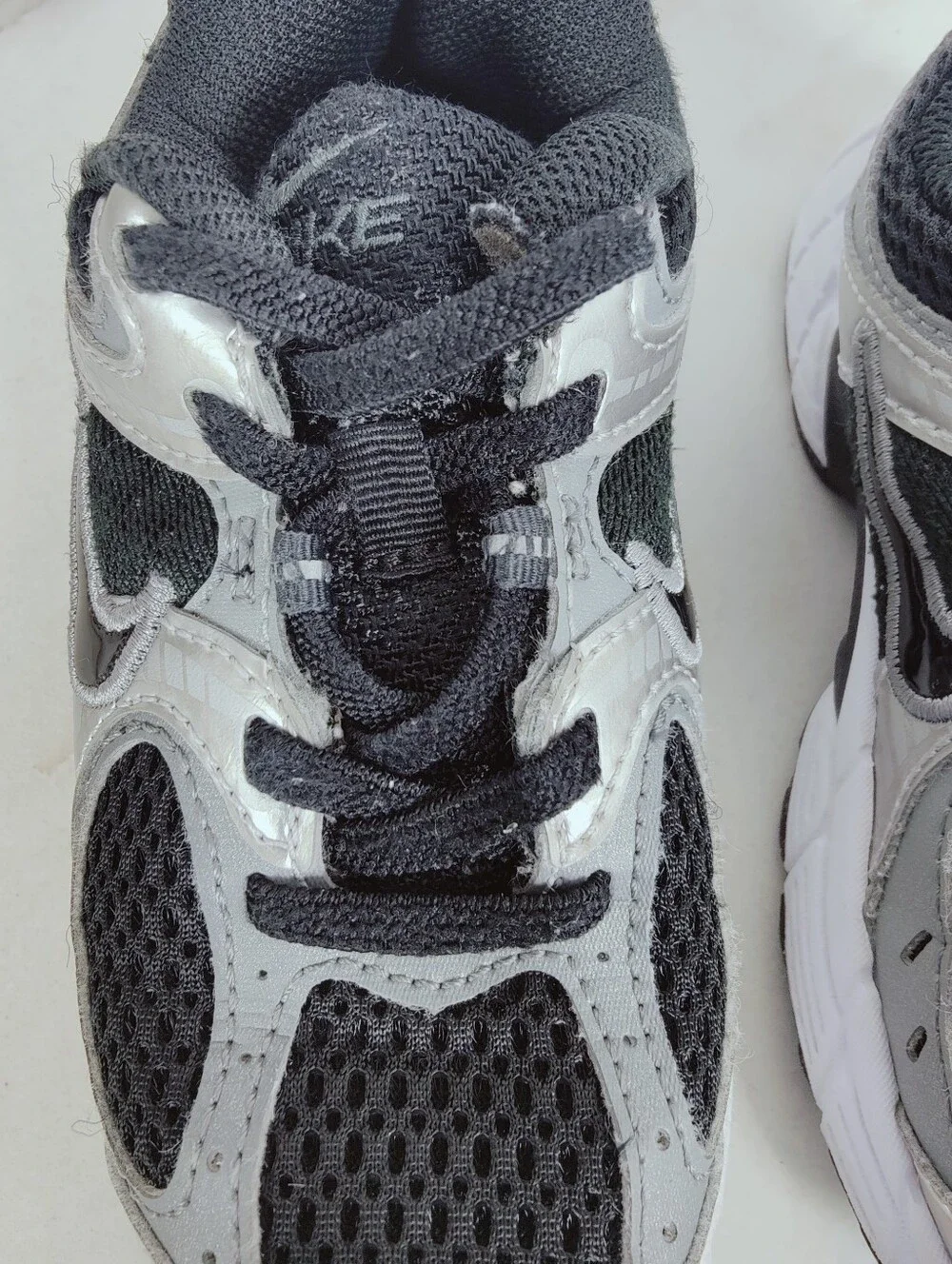 Nike Toddler Kids' V5 RNR Running Sneakers, Black Silver White, Sz 11V